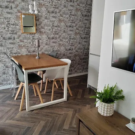 Apartman Prvi Red Do Mora! شقة